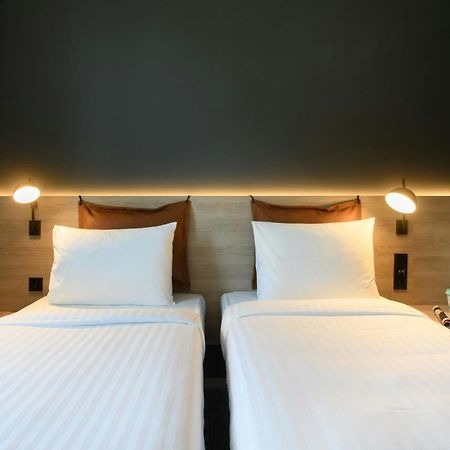 Moxy Stuttgart Feuerbach Hotel Buitenkant foto