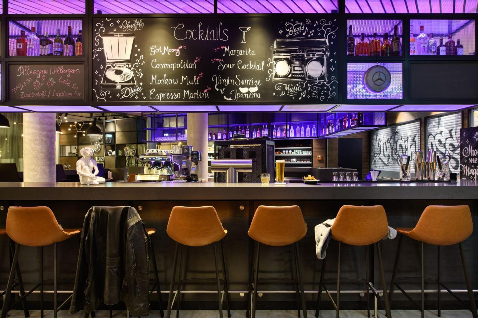Moxy Stuttgart Feuerbach Hotel Buitenkant foto